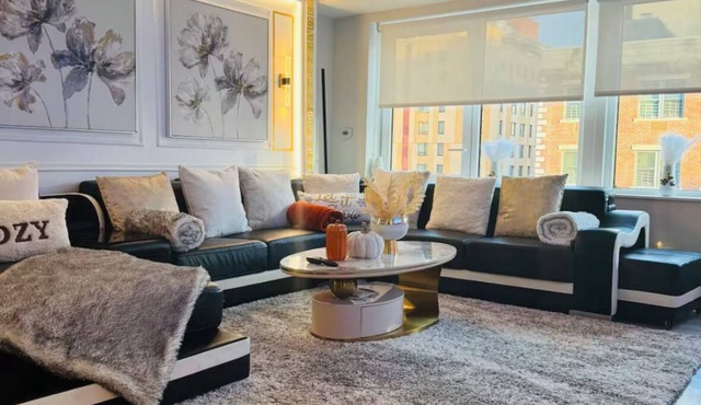 Bright & Modern 4BD 2BA Apartment w Doorman, Gym, Lounge, Near West Harlem