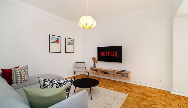 Bright Modern Apartment in the Heart of Alvalade