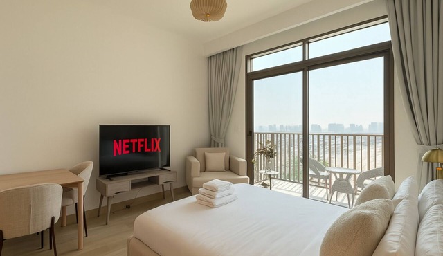 Bright & Modern Stay in Al Furjan