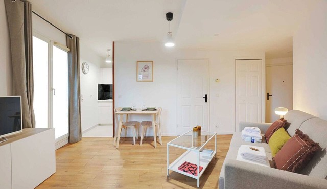 Bright, modern studio for 2P - La Défense