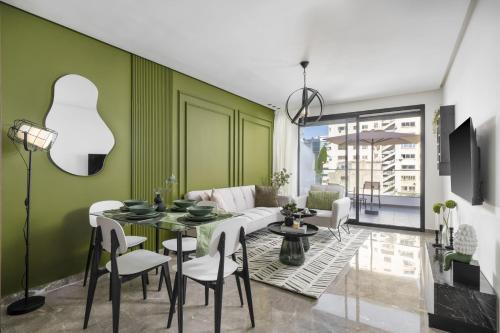 Bright Modern Studio, Gauthier