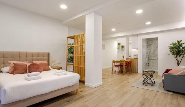 Bright & Modern Studio - Rose y Maya