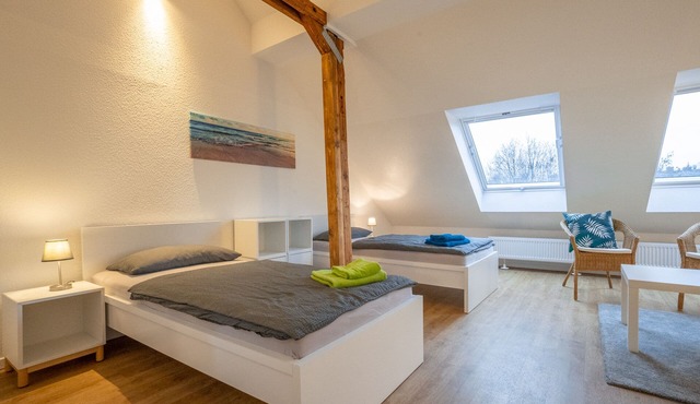 Bright modern studio, up to 3 people