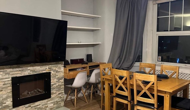 Bright Open-Plan Apartment in Welling, South East London