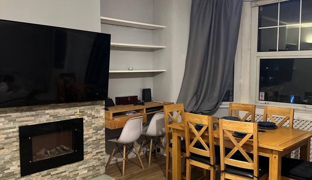 Bright Open-Plan Apartment in Welling, South East London