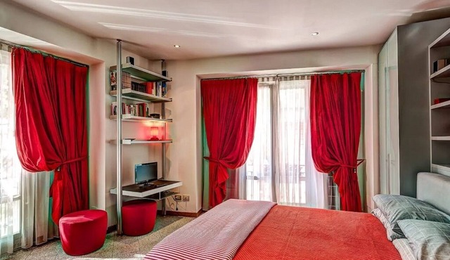 Bright Parisian Flat in Milano!