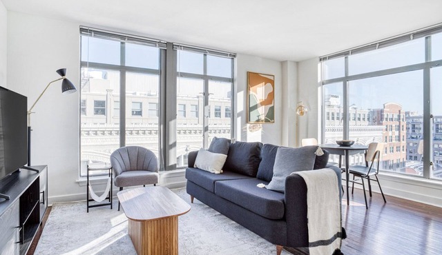 Bright Penn Quarter 1BR w/W/D & Gym, 2 blocks to Metro, by Blueground