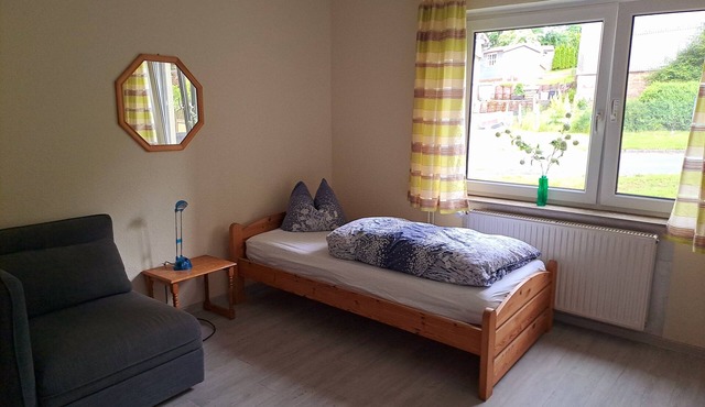 Bright, quiet apartment with 3 spacious bedrooms on the ground floor