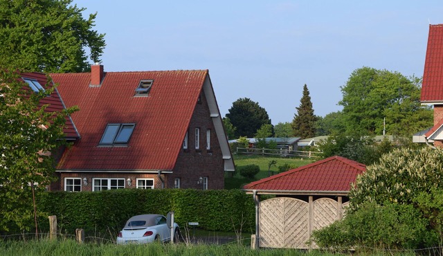 Bright, quiet vacation home, 200 m from the beach