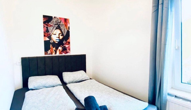 Bright Room in Shared Apartment, Sleeps 2