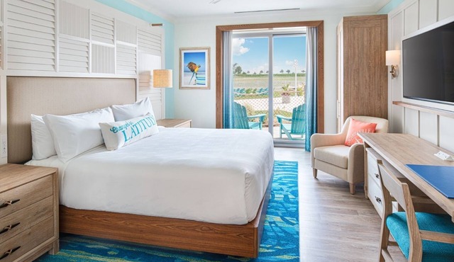 Bright Room w/Balcony 5 Min From Kansas City Attractions - with Tropical Vibes