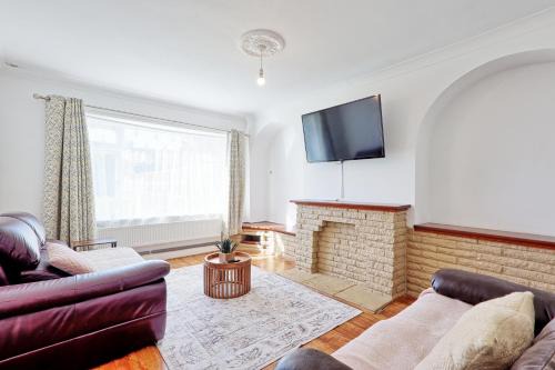 Bright & Spacious 2BR Retreat in Tilbury