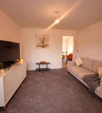 Bright & Spacious 3-Bed Rotherham Home Ideal for Families or Contractors