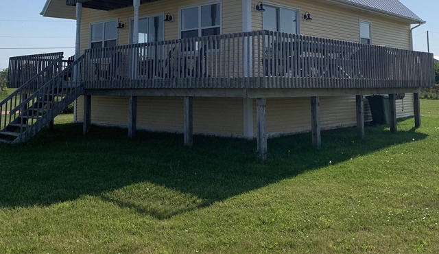 Bright & Spacious 4 +1 Bedroom Beach House - Minutes away from PEI National Park