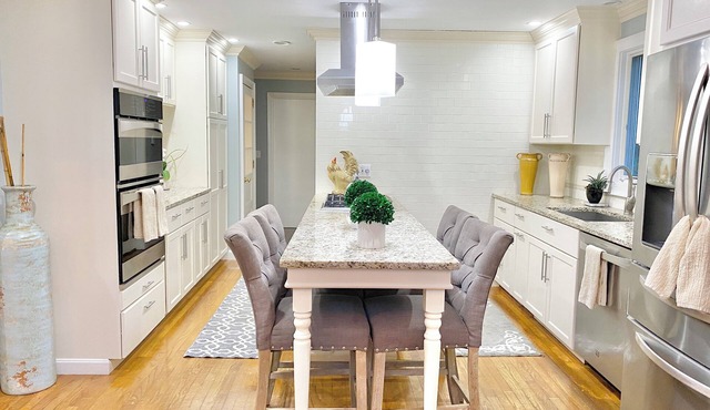 BRIGHT & SPACIOUS 5-bedroom house in peaceful Marlborough with AC, WiFi