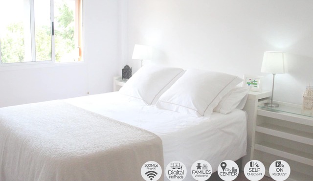 Bright & Spacious Apartment ✩ Digital Nomads ✩ Families ✩ Full Kitchen ✩ Parking