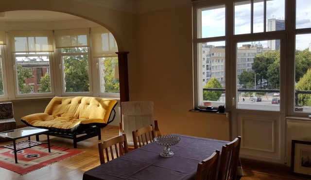 bright spacious apartment near European institutions