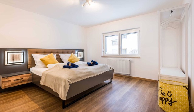 ☆ BRIGHT: Spacious & Luxury - Kitchen | Parking | Netflix | Balcony/Patio