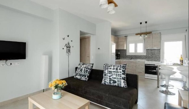Bright Spacious Two-Bedroom Apartment