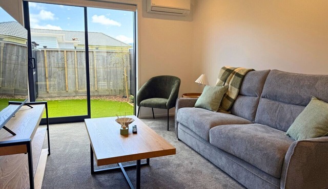 Bright & Spacious Wellington Townhouse