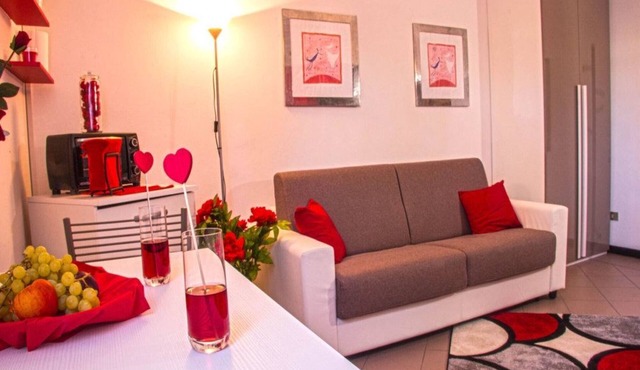 Bright Studio Apartment “Le Cà De Boron Standard Relax Apartment” in Historical Centre with Wi-Fi