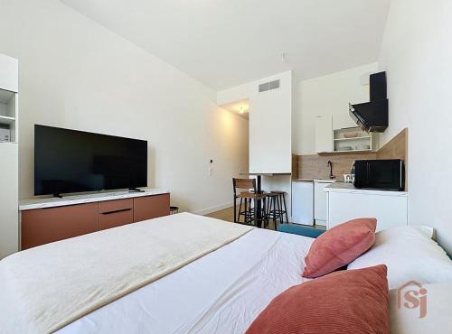 Bright Studio Flat - City Center - AirConditioning