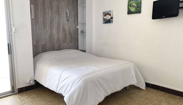 Bright studio with air conditioning and wifi in Balaruc-les-Bains