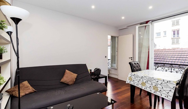 bright studio in a quiet neighborhood