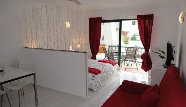 Bright studio in Tenerife, with terrace, pool, internet wi-fi fiber