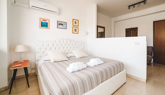 Bright studio in Trastevere/ponte Testaccio