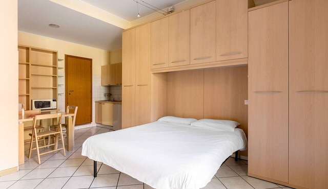 Bright Studio with Balcony by Wonderful Italy
