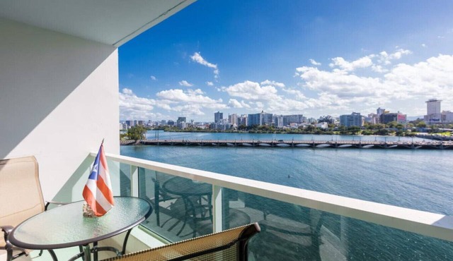 Bright Studio with Balcony & Hot Tub Access