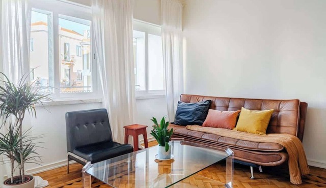 Bright Studio with Terrace in Almada