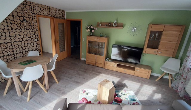 Bright, stylish apartment (75sqm) with south-facing balcony