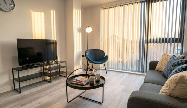 Bright & Stylish Central Birmingham 2 Bed Flat
