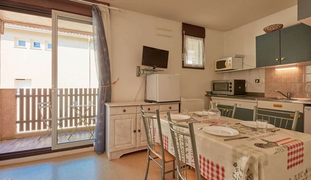 Bright T2 in Barbotan with Wifi and pets allowed