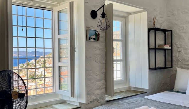 Brigitte house. nice studio with beautiful view small courtyard inside