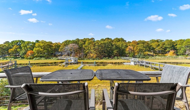 Bring your boat. Beautiful house with free dock, kayak, paddleboard