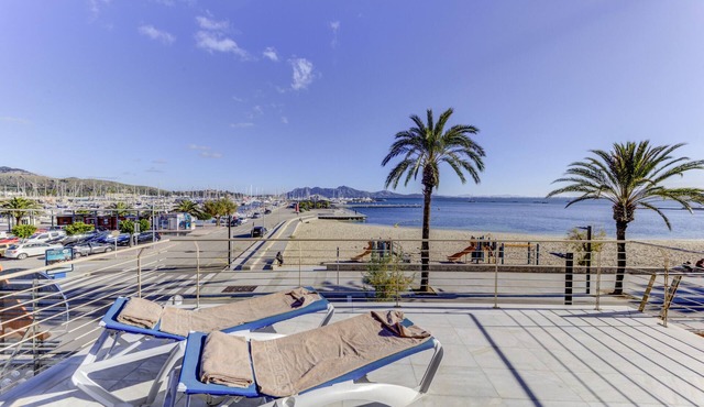 Brisa Marina for five people front beach