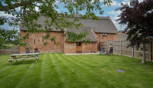 Bristow's Barn | East Ruston Cottages. East Ruston, Norfolk