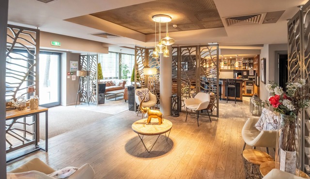 Brit Hotel Le Lodge