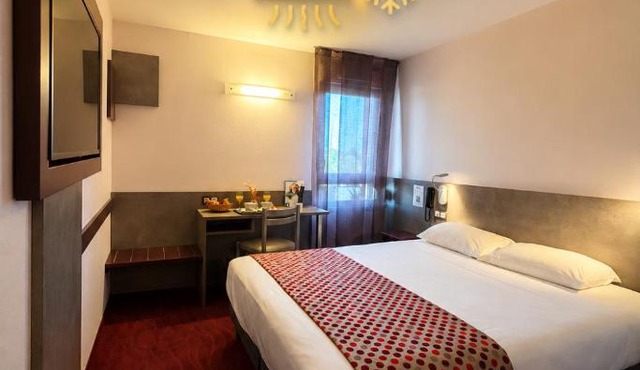 Brit Hotel Les Evens