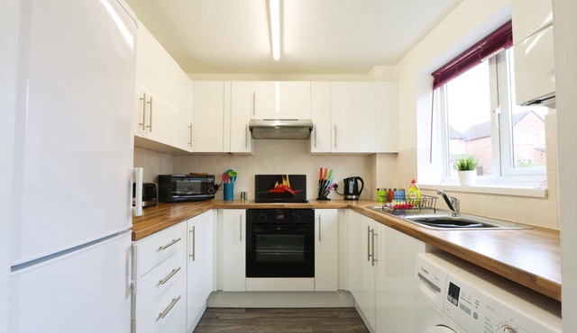Broadcroft two bedroom house in North Bristol