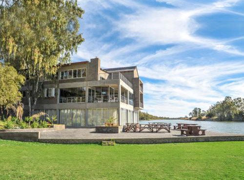 Broadwater River Estate
