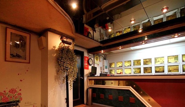 Broadway Hotel