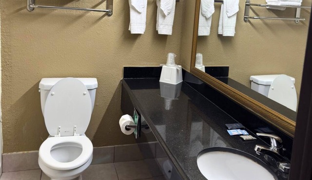 Broadway Inn & Suites OKC