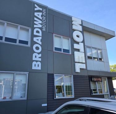 Broadway Motor Inn