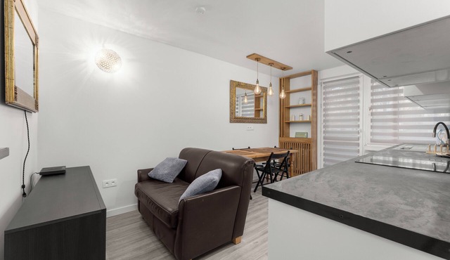 Bronowice Spacious Apartment