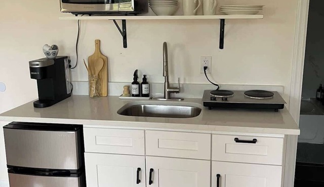 Brooklyn sun drenched studio apartment!