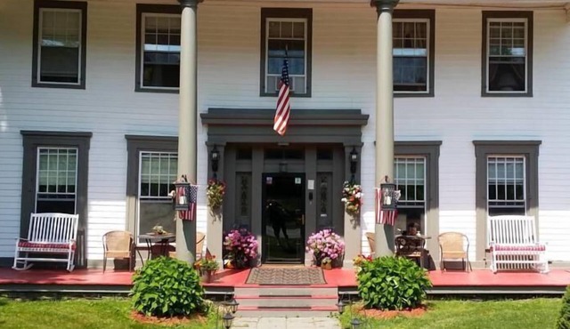 Brookside Inn At Laurens